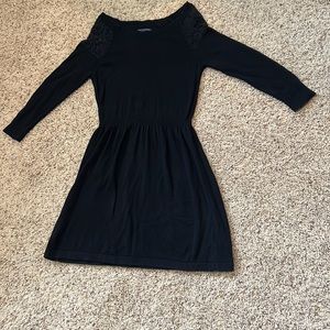 Super cute & soft black American Eagle sweater dress w/lace detailing - size M
